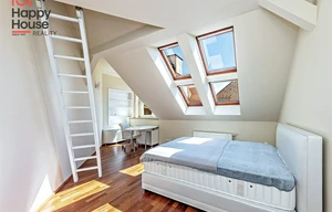 Apartment for rent, 3+kk - 2 bedrooms, 220m<sup>2</sup>