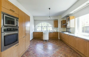 Villa for rent, 400m<sup>2</sup>, 1250m<sup>2</sup> of land