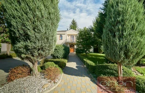 Family house for rent, 243m<sup>2</sup>, 328m<sup>2</sup> of land