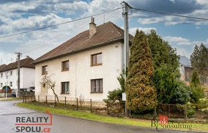 Family house for sale, 280m<sup>2</sup>, 1010m<sup>2</sup> of land