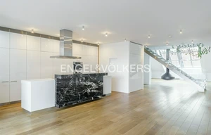 Apartment for rent, 4+kk - 3 bedrooms, 254m<sup>2</sup>