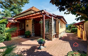 Villa for sale, 162m<sup>2</sup>, 489m<sup>2</sup> of land