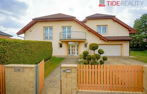 Villa for rent, 290m<sup>2</sup>, 745m<sup>2</sup> of land