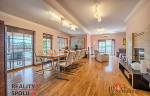 Family house for sale, 307m<sup>2</sup>, 874m<sup>2</sup> of land