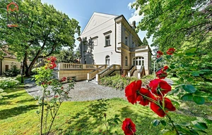 Villa for rent, 827m<sup>2</sup>, 8770m<sup>2</sup> of land