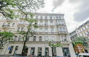 Apartment for rent, 4+1 - 3 bedrooms, 160m<sup>2</sup>