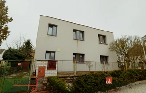 Family house for sale, 205m<sup>2</sup>, 698m<sup>2</sup> of land