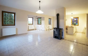 Family house for rent, 200m<sup>2</sup>, 2900m<sup>2</sup> of land