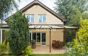 Family house for rent, 280m<sup>2</sup>, 579m<sup>2</sup> of land