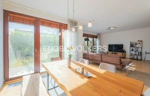 Family house for rent, 259m<sup>2</sup>, 383m<sup>2</sup> of land