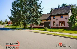 Family house for sale, 290m<sup>2</sup>, 2499m<sup>2</sup> of land