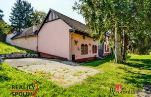 Family house for sale, 290m<sup>2</sup>, 2499m<sup>2</sup> of land