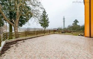 Family house for sale, 550m<sup>2</sup>, 1261m<sup>2</sup> of land