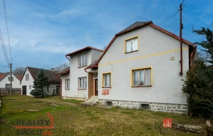 Family house for sale, 280m<sup>2</sup>, 561m<sup>2</sup> of land