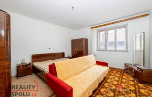 Family house for sale, 280m<sup>2</sup>, 561m<sup>2</sup> of land