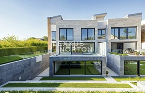 Family house for sale, 380m<sup>2</sup>, 619m<sup>2</sup> of land