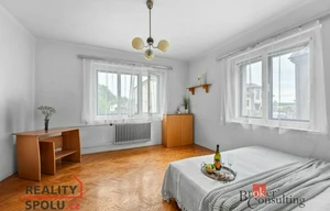 Family house for sale, 241m<sup>2</sup>, 856m<sup>2</sup> of land