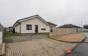 Family house for sale, 104m<sup>2</sup>, 1210m<sup>2</sup> of land
