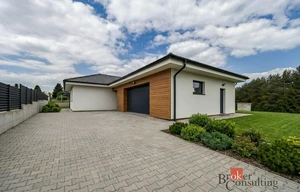 Family house for sale, 351m<sup>2</sup>, 1530m<sup>2</sup> of land