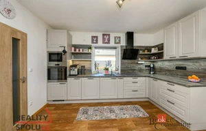 Family house for sale, 160m<sup>2</sup>, 437m<sup>2</sup> of land