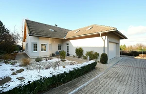 Family house for rent, 242m<sup>2</sup>, 1182m<sup>2</sup> of land