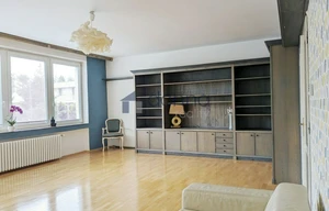 Family house for rent, 260m<sup>2</sup>, 143m<sup>2</sup> of land