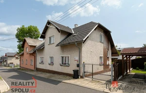 Family house for sale, 211m<sup>2</sup>, 345m<sup>2</sup> of land