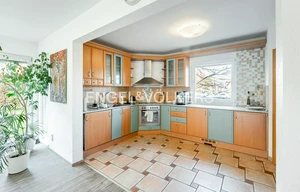 Family house for rent, 164m<sup>2</sup>, 636m<sup>2</sup> of land