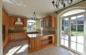 Family house for rent, 300m<sup>2</sup>, 1450m<sup>2</sup> of land