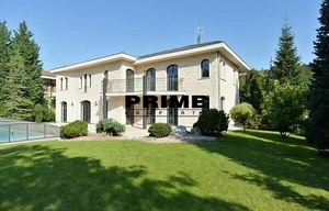 Villa for rent, 560m<sup>2</sup>, 1435m<sup>2</sup> of land