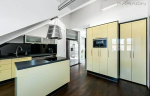 Apartment for rent, 3+kk - 2 bedrooms, 135m<sup>2</sup>