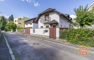 Family house for sale, 320m<sup>2</sup>, 400m<sup>2</sup> of land