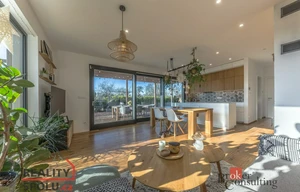 Family house for sale, 140m<sup>2</sup>, 1005m<sup>2</sup> of land