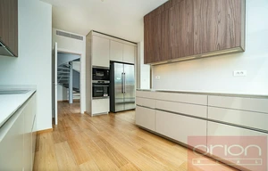 Apartment for rent, 4+kk - 3 bedrooms, 207m<sup>2</sup>