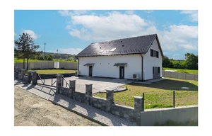 Multigenerational home for sale, 224m<sup>2</sup>, 1009m<sup>2</sup> of land