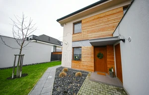 Family house for sale, 181m<sup>2</sup>, 472m<sup>2</sup> of land