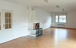 Villa for rent, 365m<sup>2</sup>, 600m<sup>2</sup> of land