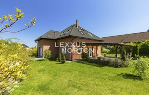 Family house for sale, 174m<sup>2</sup>, 899m<sup>2</sup> of land