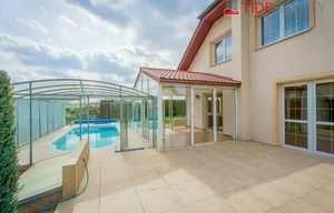 Villa for rent, 290m<sup>2</sup>, 745m<sup>2</sup> of land