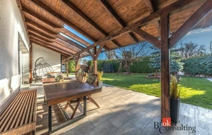 Family house for sale, 291m<sup>2</sup>, 735m<sup>2</sup> of land