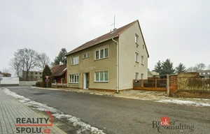 Family house for sale, 395m<sup>2</sup>, 992m<sup>2</sup> of land