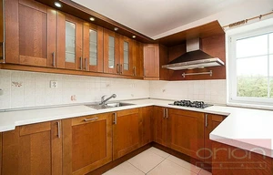 Family house for rent, 300m<sup>2</sup>, 720m<sup>2</sup> of land