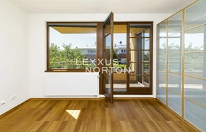 Family house for rent, 350m<sup>2</sup>, 358m<sup>2</sup> of land