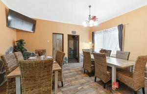 Family house for sale, 287m<sup>2</sup>, 633m<sup>2</sup> of land