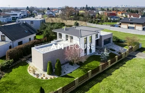 Family house for sale, 330m<sup>2</sup>, 1277m<sup>2</sup> of land