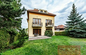 Family house for rent, 316m<sup>2</sup>, 522m<sup>2</sup> of land