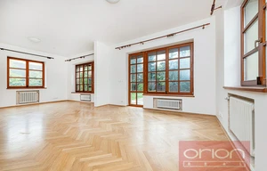 Family house for rent, 316m<sup>2</sup>, 522m<sup>2</sup> of land