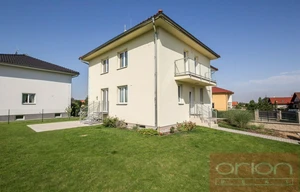 Family house for rent, 280m<sup>2</sup>, 822m<sup>2</sup> of land