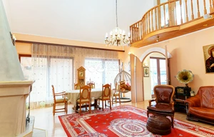 Family house for sale, 226m<sup>2</sup>, 263m<sup>2</sup> of land