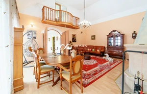 Family house for sale, 226m<sup>2</sup>, 263m<sup>2</sup> of land